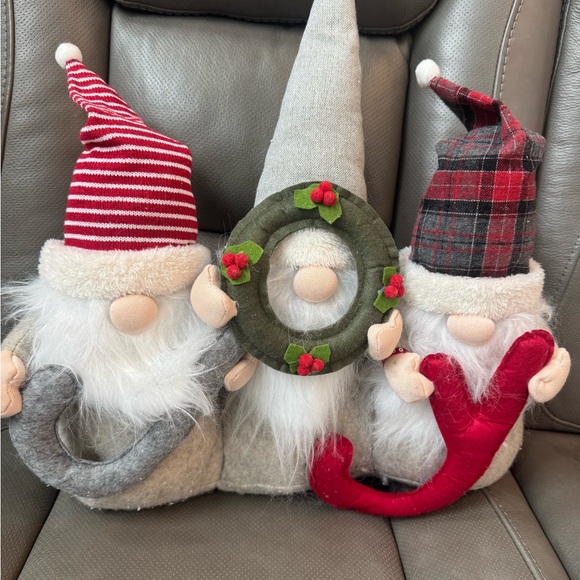 Christmas Gnome pillow - Picture 1 of 1